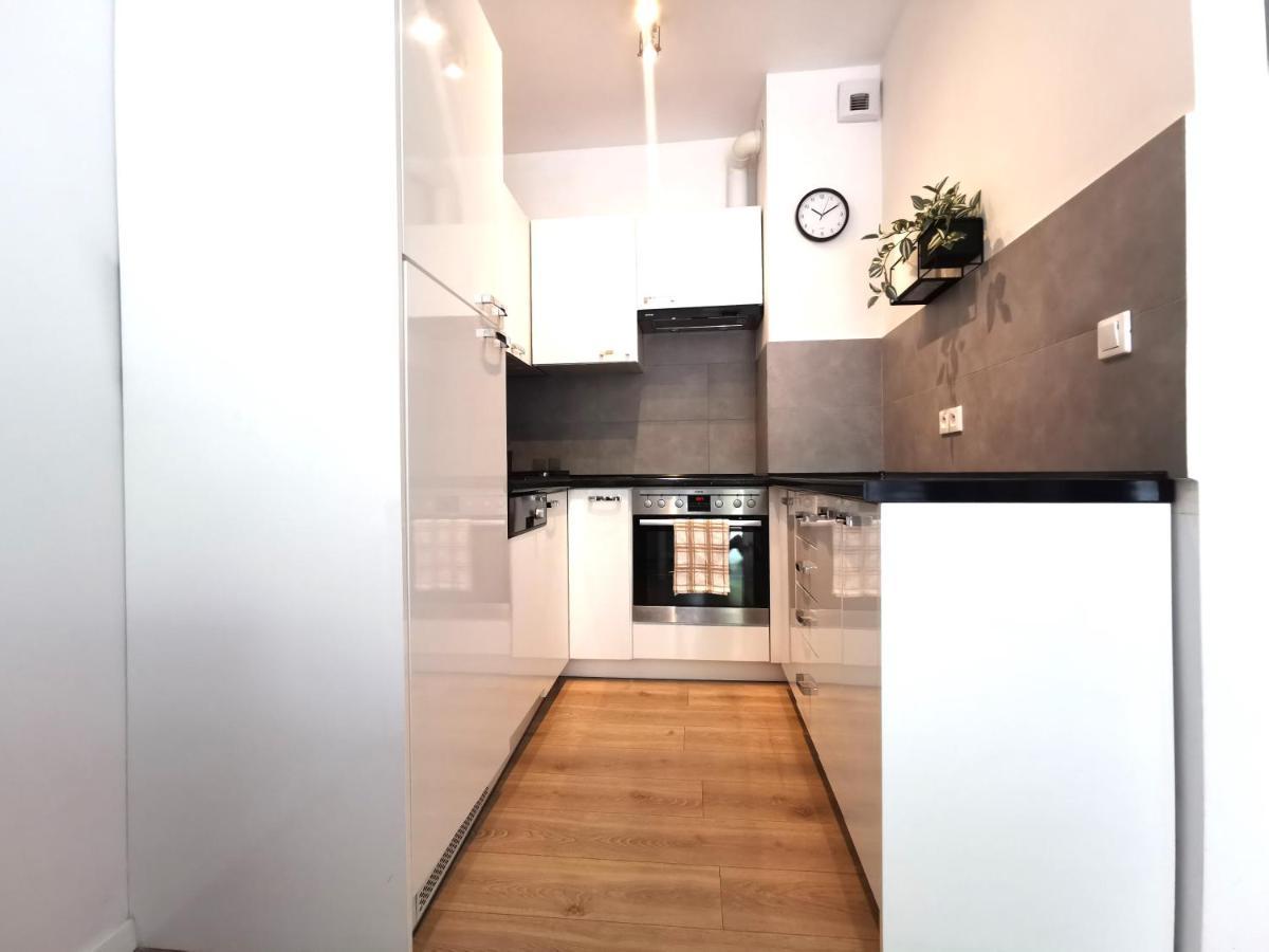 Matejki ~ Self Check-in 24 ~ Parking Apartment